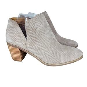 Lucky Brand Bootie 9 Pickla Boots Suede Chevron Textured Tan Taupe Block Heel